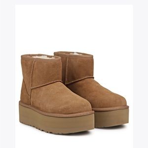 NWT platform UGGS size 8